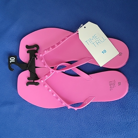 Sandles - Picture 3 of 4